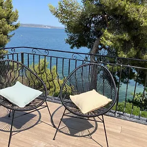 https://appartement-t4-terrasse-et-vue.fr-provencehotel.com